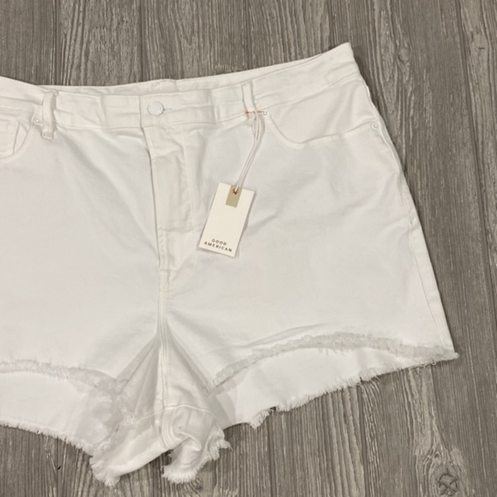 Good American Bombshell Short Size 18 NWT - Picture 2 of 8